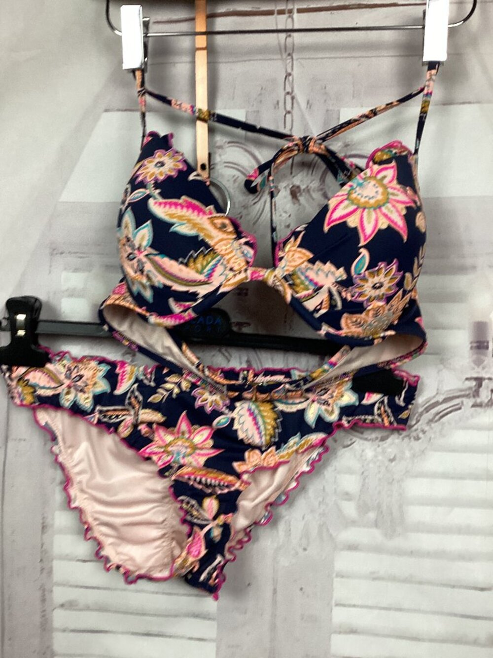 Shade & Shore bikini Black FLoral Ruffle 34C/M